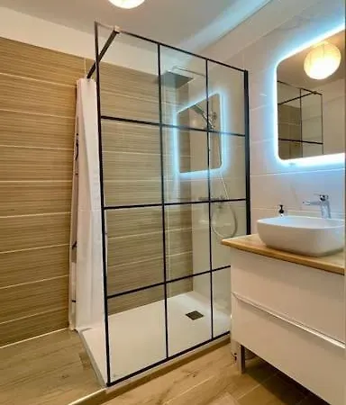 Beautiful Place, Quiet Residence, Close To Beaches Apartment