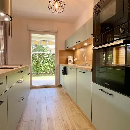 Beautiful Place, Quiet Residence, Close To Beaches *